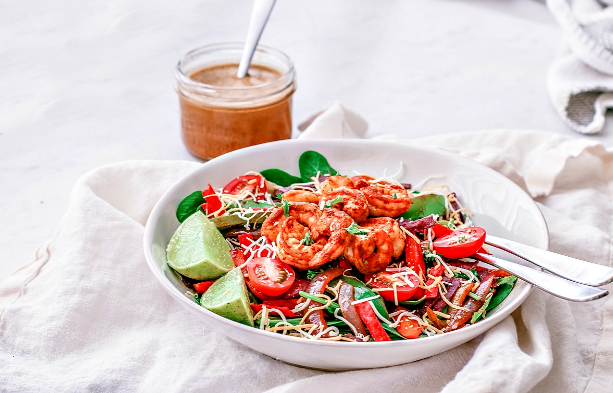 Shrimp Fajita Salad With Chipotle Vinaigrette | Killing Thyme