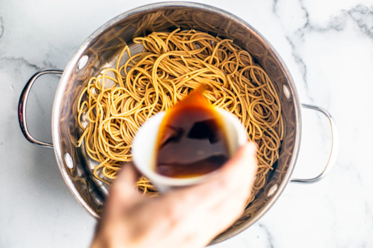 Sesame Ginger Soba Noodle Bowl with Salmon - Killing Thyme